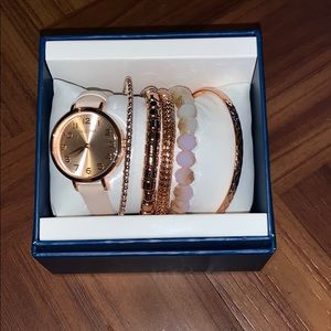 🌟BRAND NEW🌟5 piece bracelet set with watch